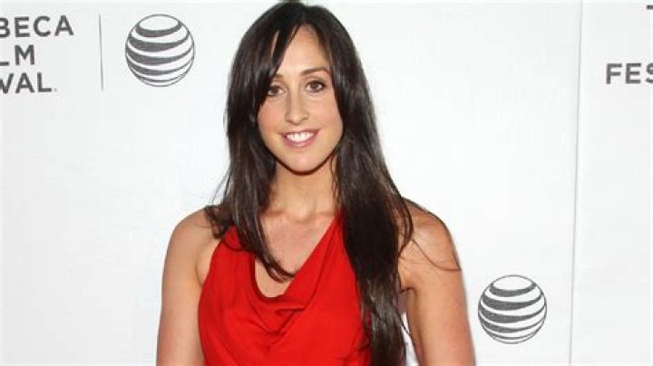 What happened to Catherine Reitman’s lips? Botched Surgery