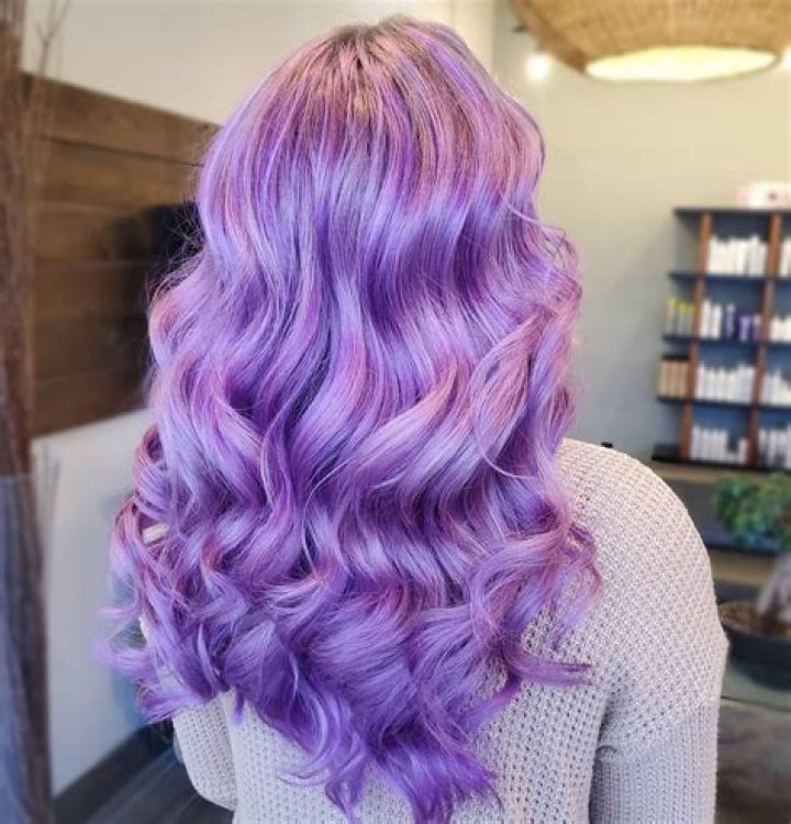 What Happened To Purple Hair Girl On Love Island? Why Did Leslie Golden Leave The Show?