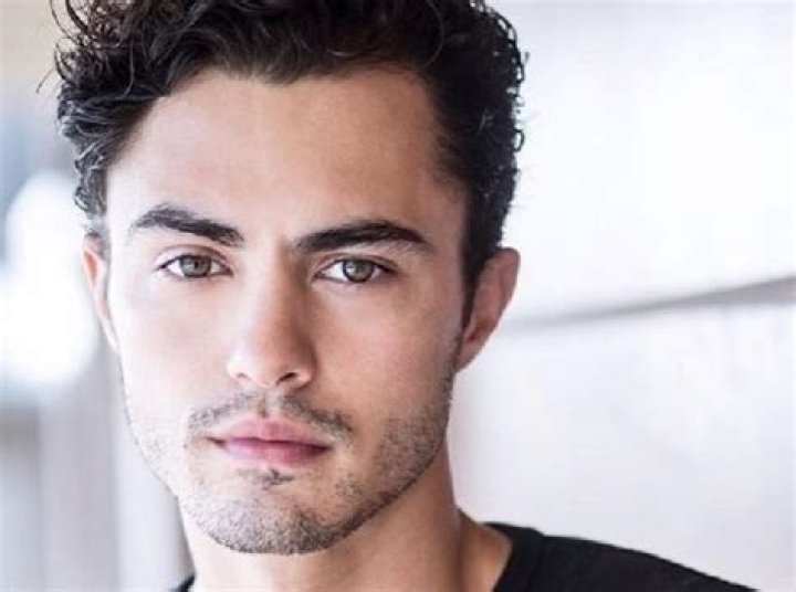 What Is Darren Barnet’s Religion -Is He Muslim Or Christian Or Jewish?