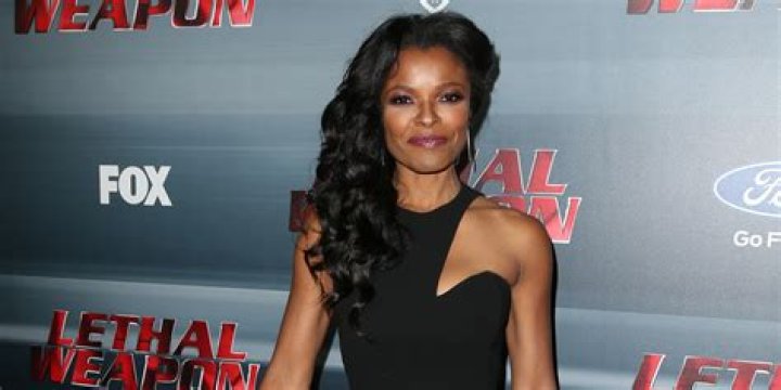 What is Keesha Sharp Net Worth? Wiki, Family, Husband, IG, Age
