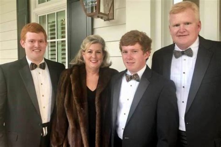 Who Are Alex Murdaugh Parents? His Net Worth and Wikipedia Bio