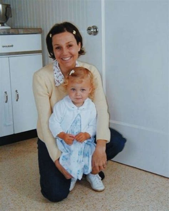 Who Are Michael Chamberlain and Sophia Chamberlain? Emma Chamberlain Parents, Family And Net Worth