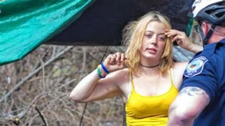 
Who is Alexandra Eckersley’s father? Daughter of MLB star arrested for leaving newborn baby in the woods 