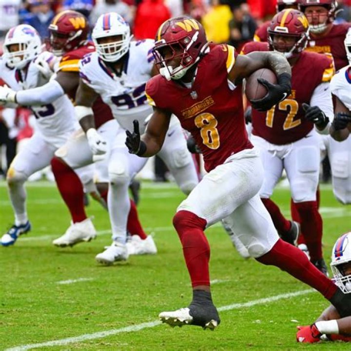 Who Is Brian Robinson Jr? Everything About The Alabama Crimson Tide Football Running Back Player