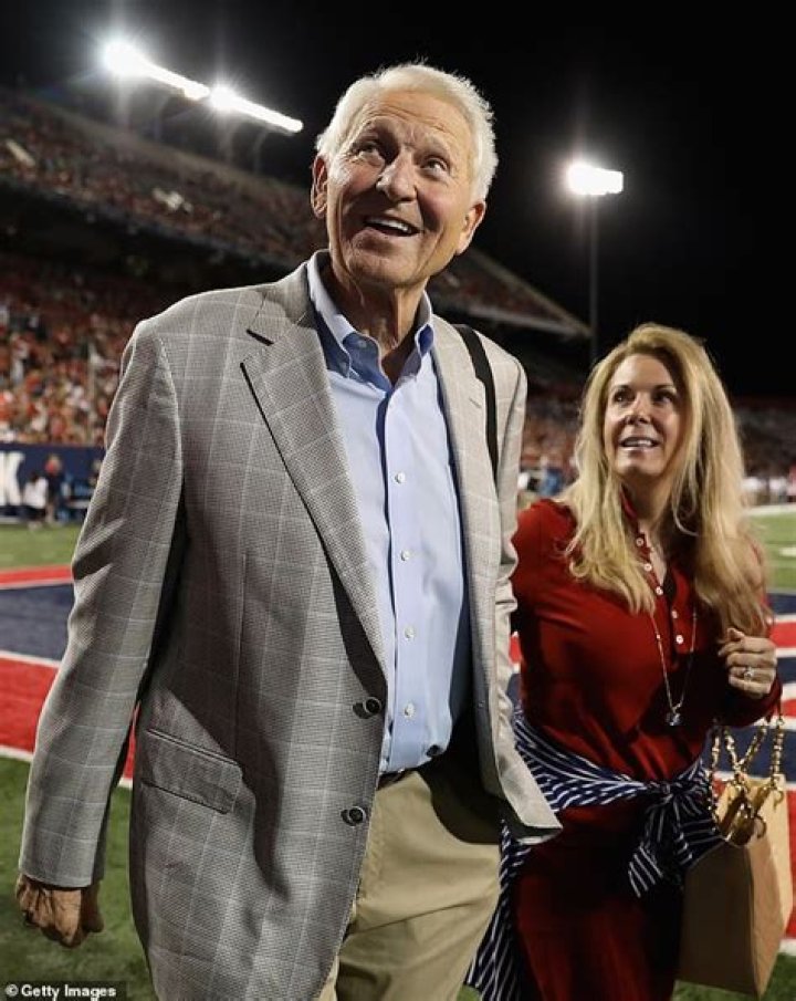 Who is Kelly Pugnea? 10 Facts On Coach Lute Olson Wife