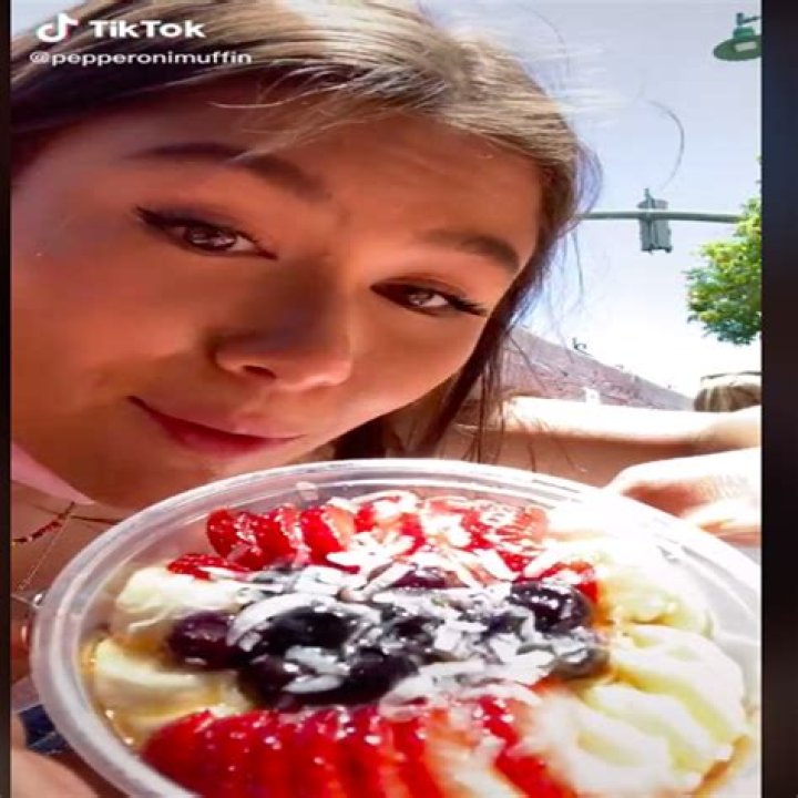 Who Is Pepperoni Muffin? Pepperonimuffin Flash TikTok Videos Explained