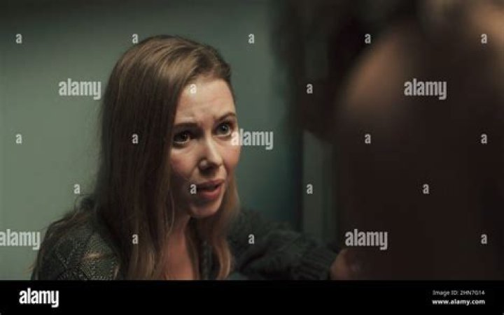 Who Is Sarah Alexandra Marks? Everything On Help Actress Age Wiki