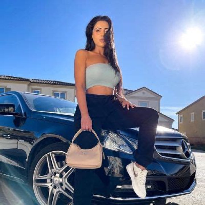 What do You Think is Yasmin Kavari' Net Worth?