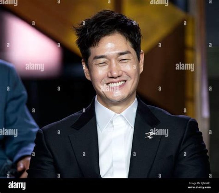Yoo Ji-Tae Height, Weight, Net Worth, Age, Birthday, Wikipedia, Who, Nationality, Biography